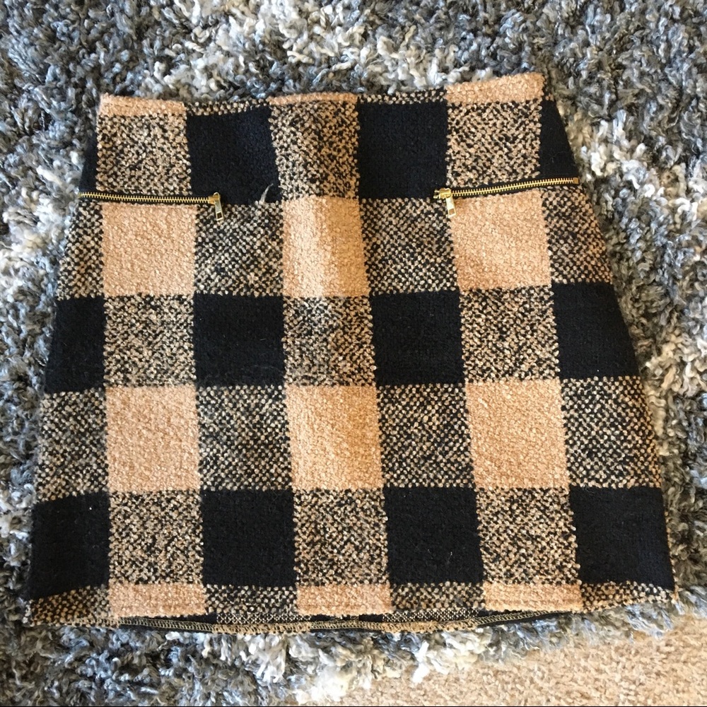 Checkered mini skirt